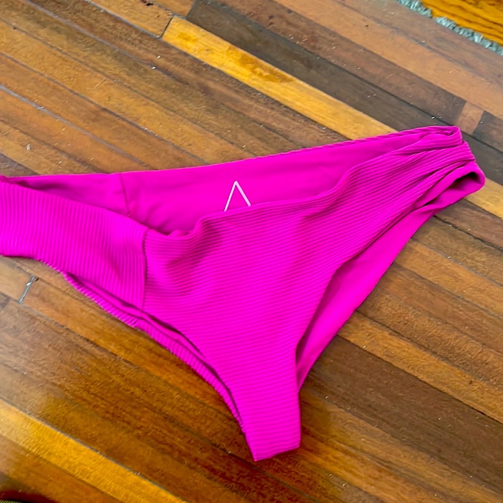 Boys + Arrows Wallace L magenta